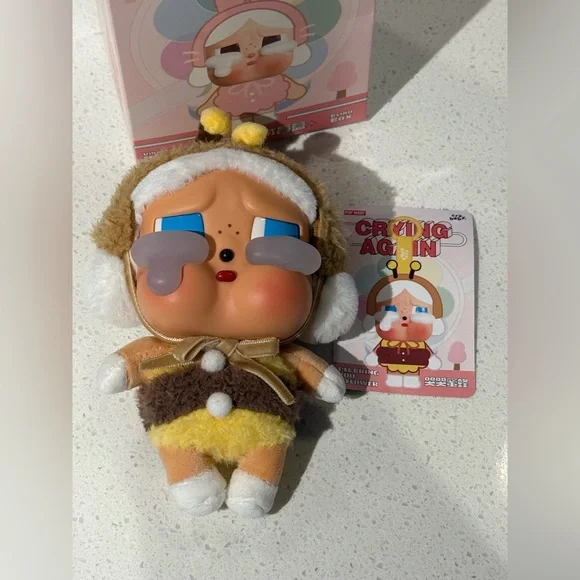 Popmart CRYBABY Crying Again Series-Vinyl Face Plush I’ll bring you a flower - Picture 2 of 2